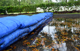 Sandless Sandbags Flood Barrier